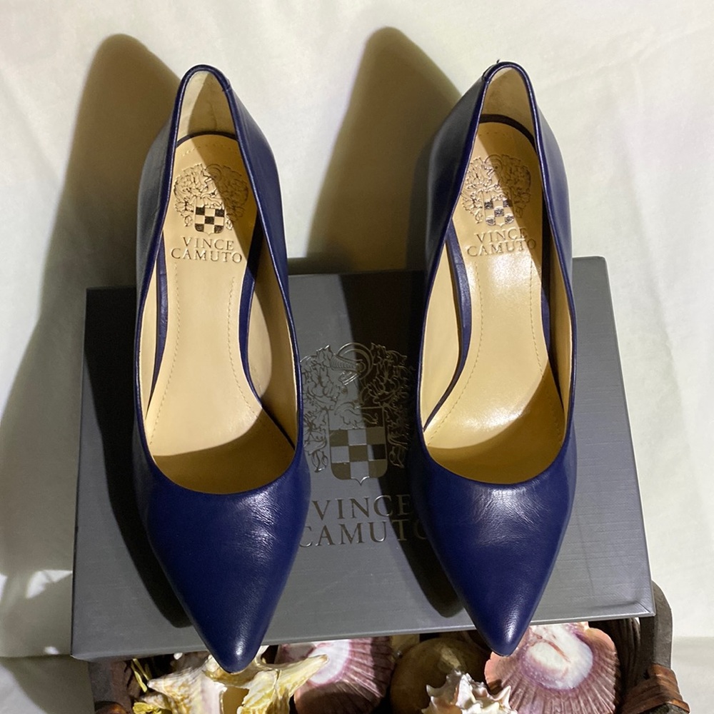 Vince Camuto Midnight Blue pumps. Size 7.5M